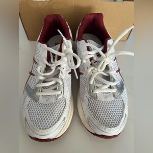 Asics Gel-1130 White Red Dahlia 1202A518-100 Mens 6.5 Woman’s 8 EUC